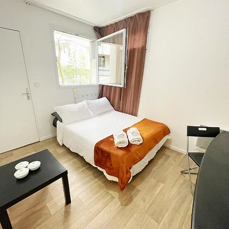 Cozy Studio In La Defense Hotel Курбьовоа Екстериор снимка